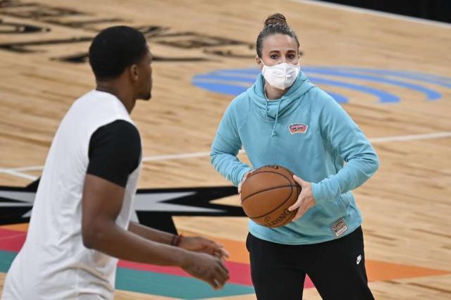 开云体育下载-前队友：若哈蒙是男性 她早已成为一名NBA主教练